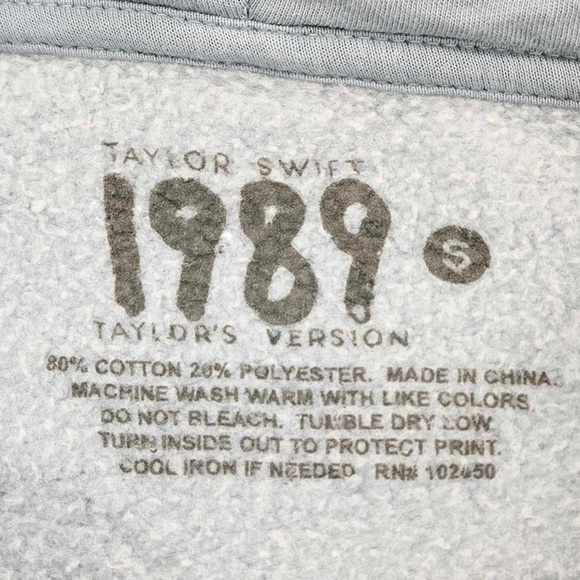 Taylor Swift 1989 Taylor's VersionEras Blue Hoodie ~ Size Small - Picture 2 of 11
